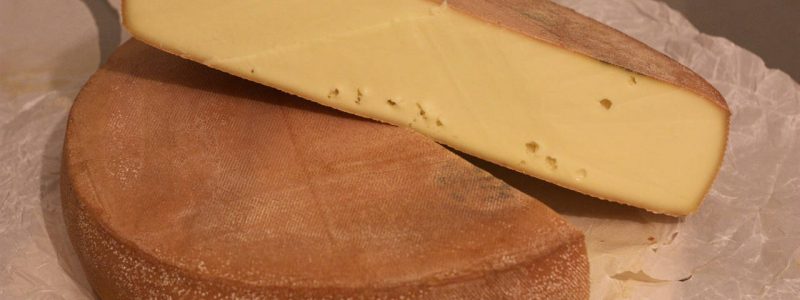 Demi meule de fromage à raclette